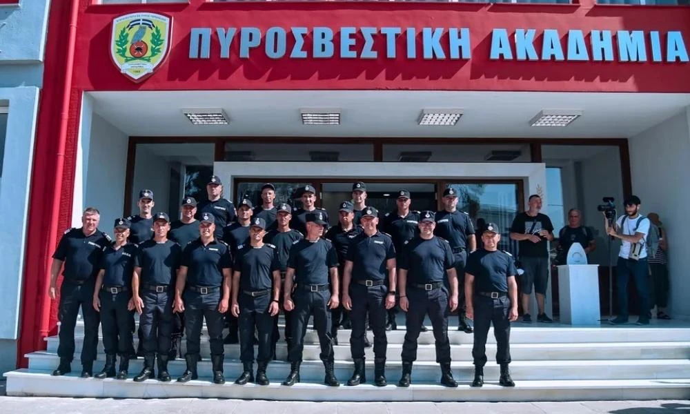 Στην Αθήνα οι πρώτοι 28 Ρουμάνοι πυροσβέστες: Η δήλωση Στυλιανίδη